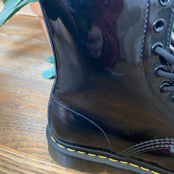 DR. MARTENS 11821 Women's Boot Patent Leather Combat Boots Black Size 7 - Picture 2 of 9